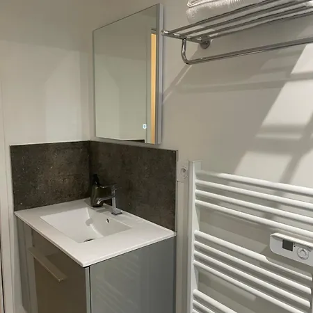 아파트 Apparemment T2 Meuble 2bis Saint-Symphorien-dʼOzon